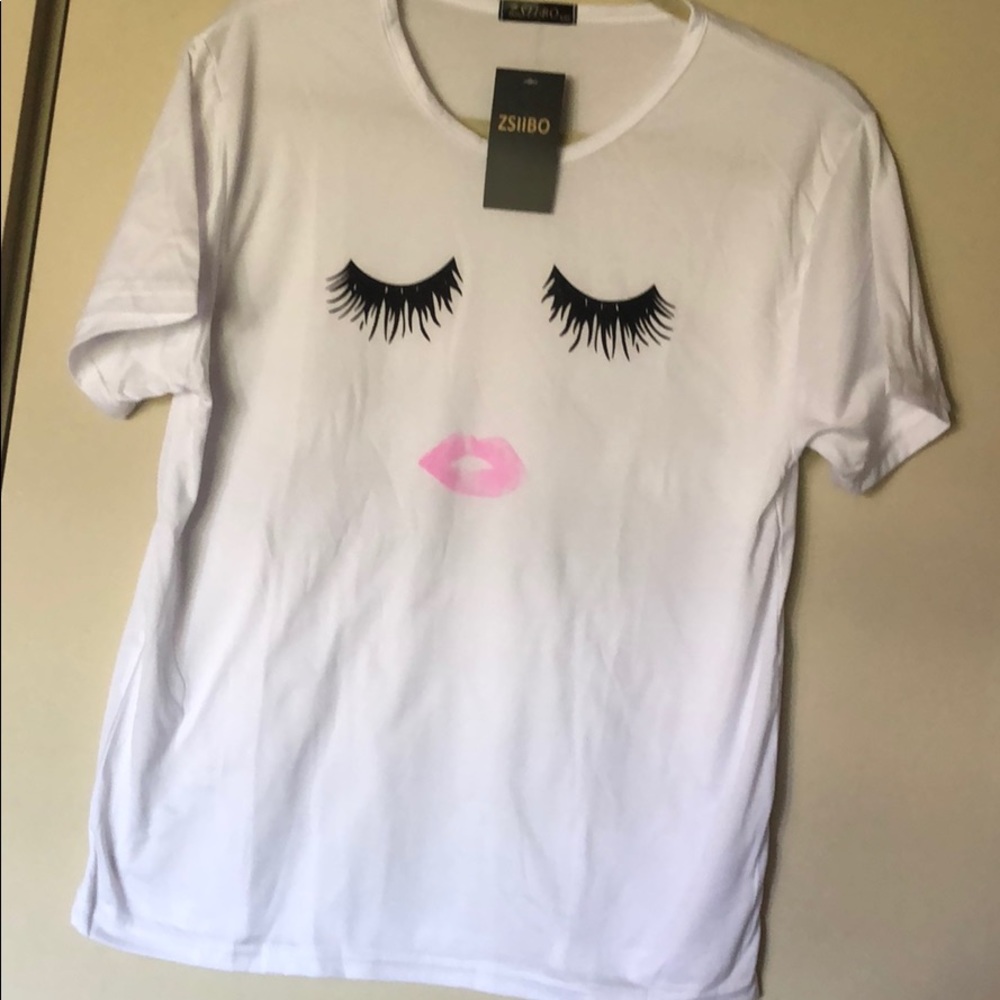 NWT Cute eyelash tee